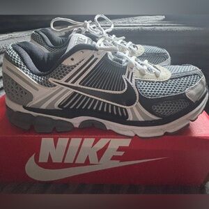 Nike Black, Gray & White Men's Athletic Sneakers